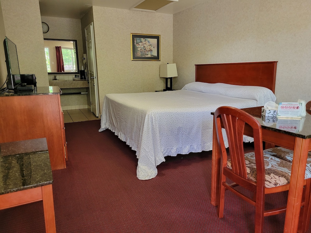 Atrium Inn 24/42