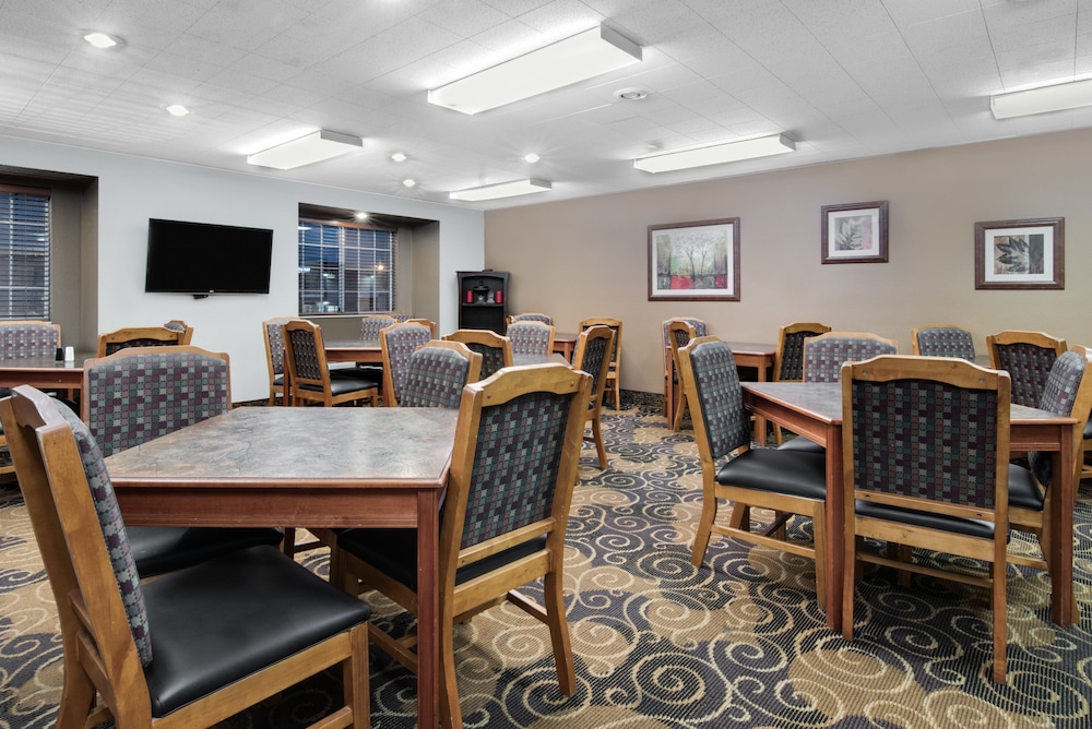 Microtel Inn Suites by Wyndham Rapid City 28/48