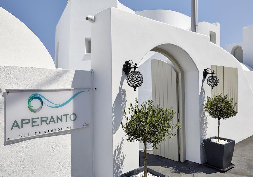 APERANTO SUITES 2/70