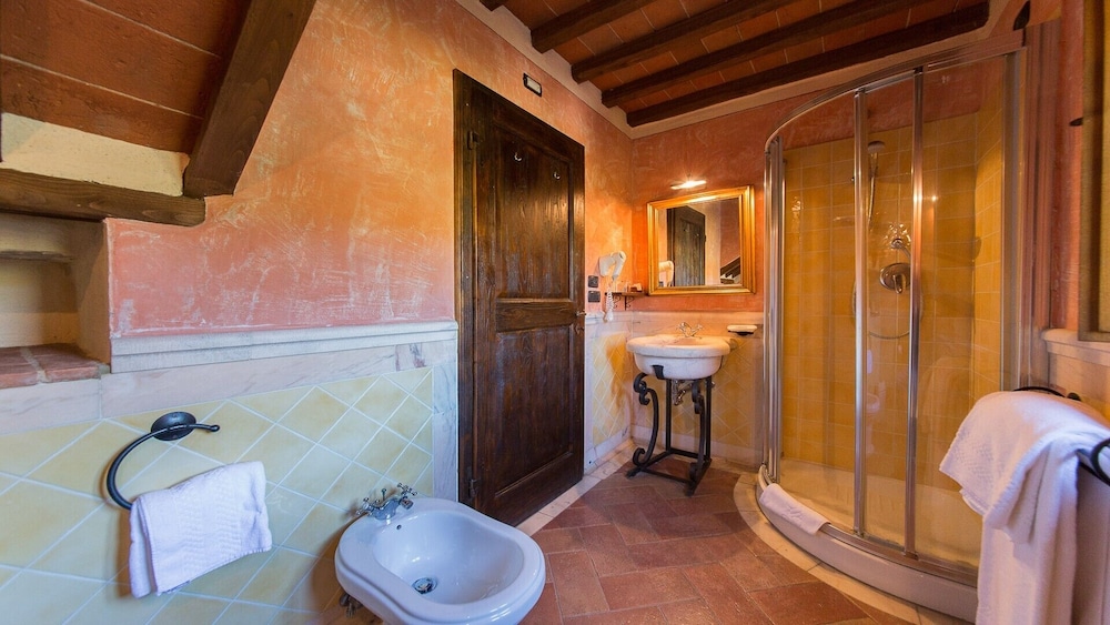LE POZZE DI LECCHI HOTEL 29/31