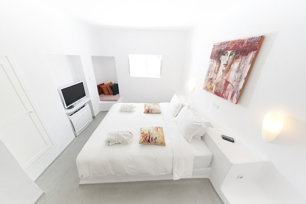 Trieris Villas And Suites 12/50
