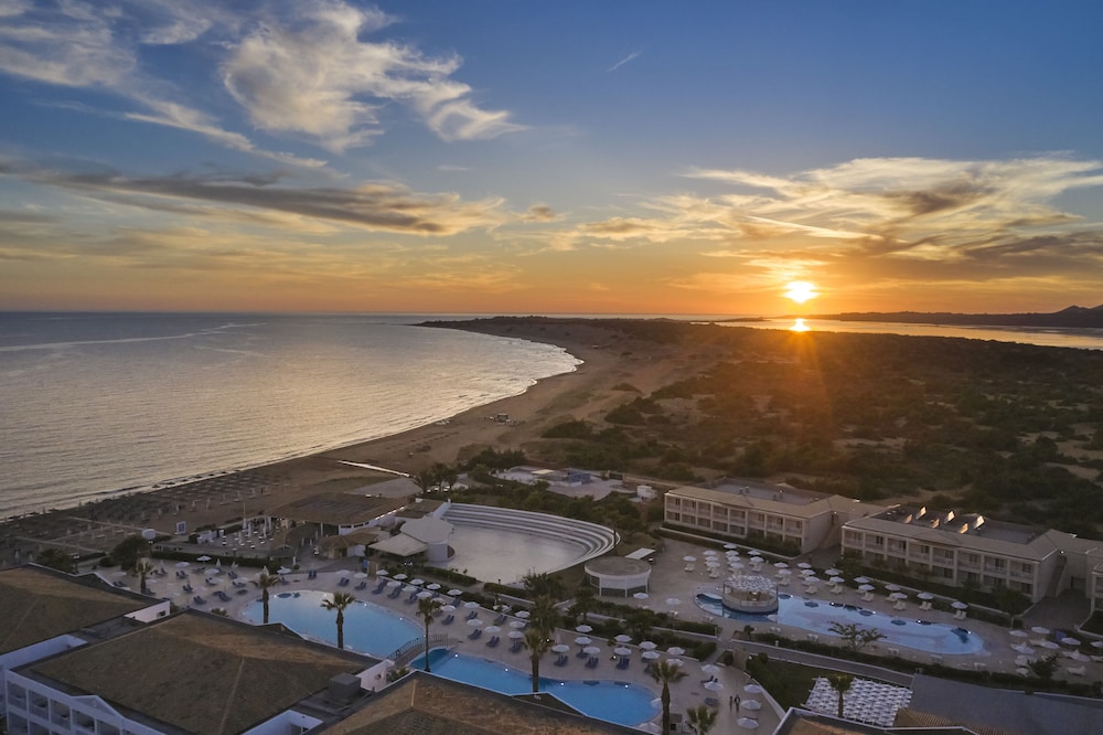Sandy Beach Resort 54/63