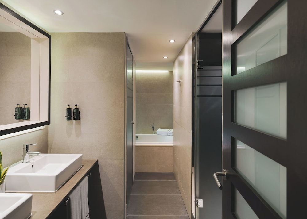 MELIA BARCELONA SARRIA 63/63