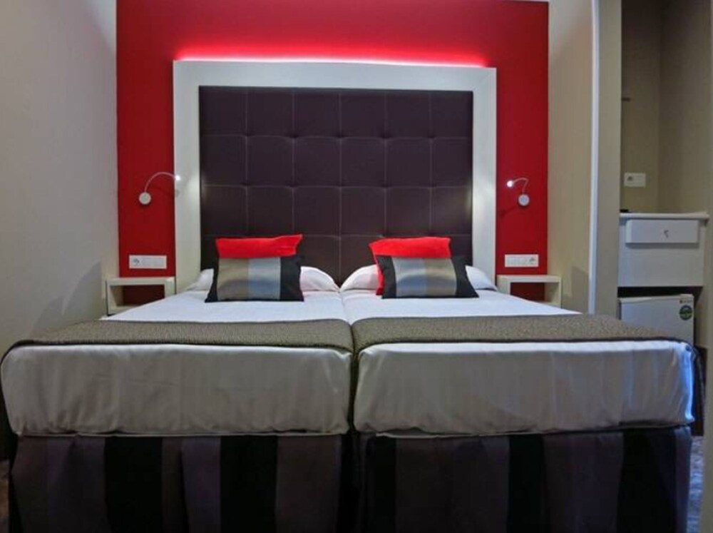 Hotel Catedral 28/59