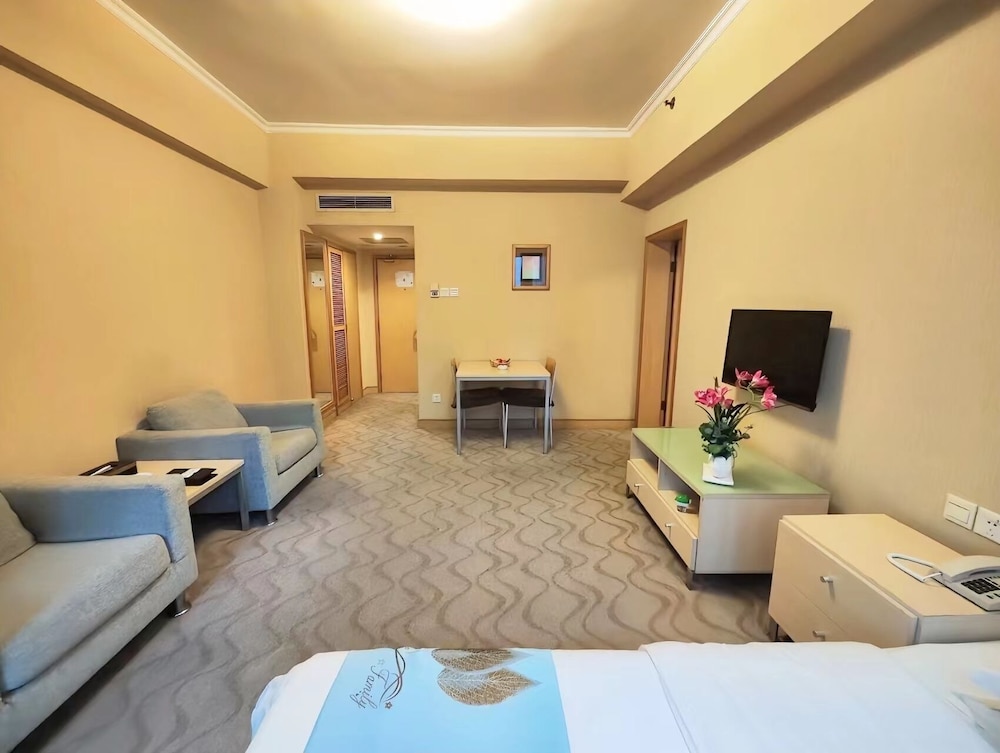 Milky Way Hotel Chongqing 12/56