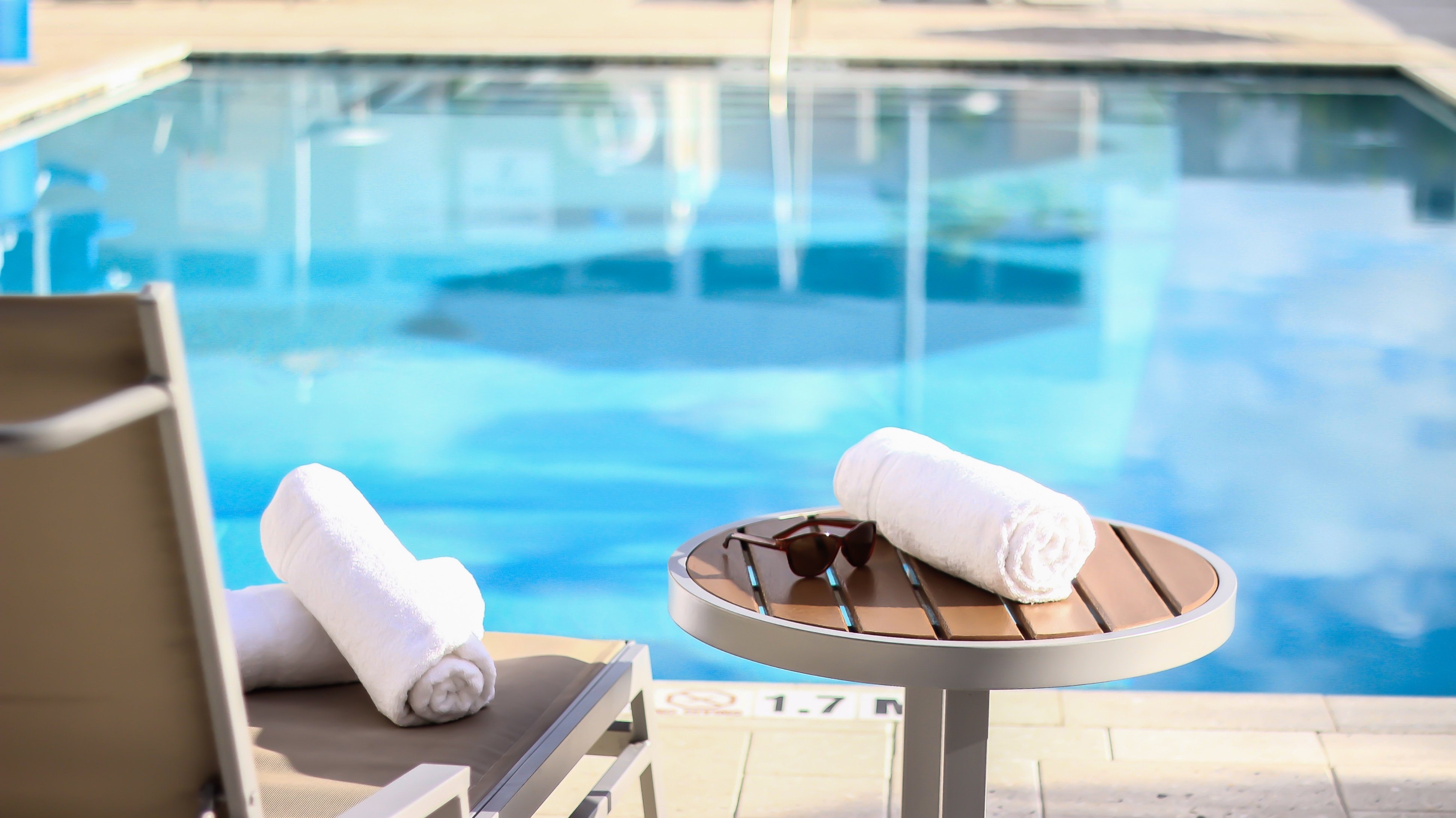 Holiday Inn Express & Suites Miami Airport East 39/69