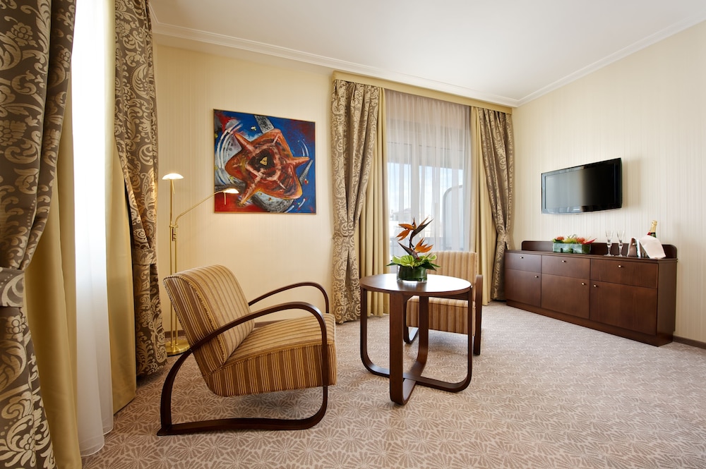 Devin Hotel 29/50