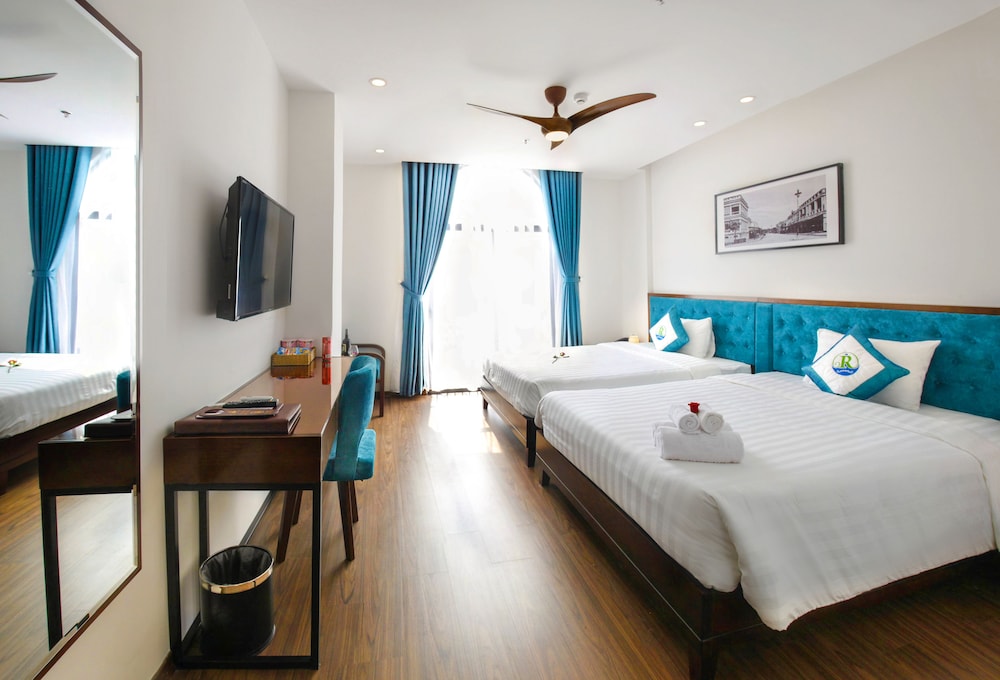 Ritzy Boutique Hotel Da Nang 35/77