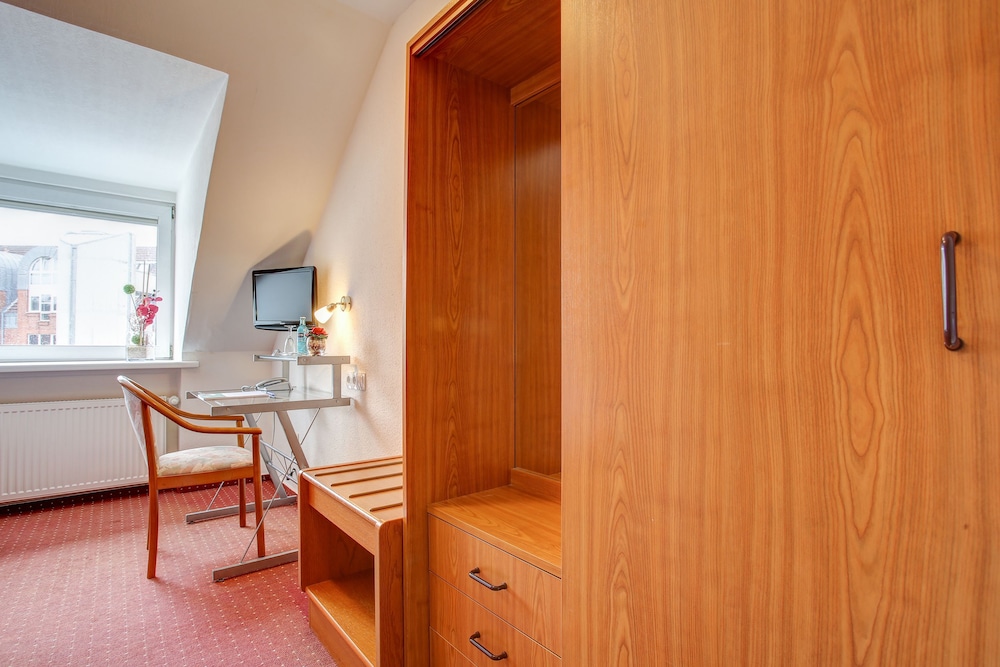 INA Hotel Consul 38/61