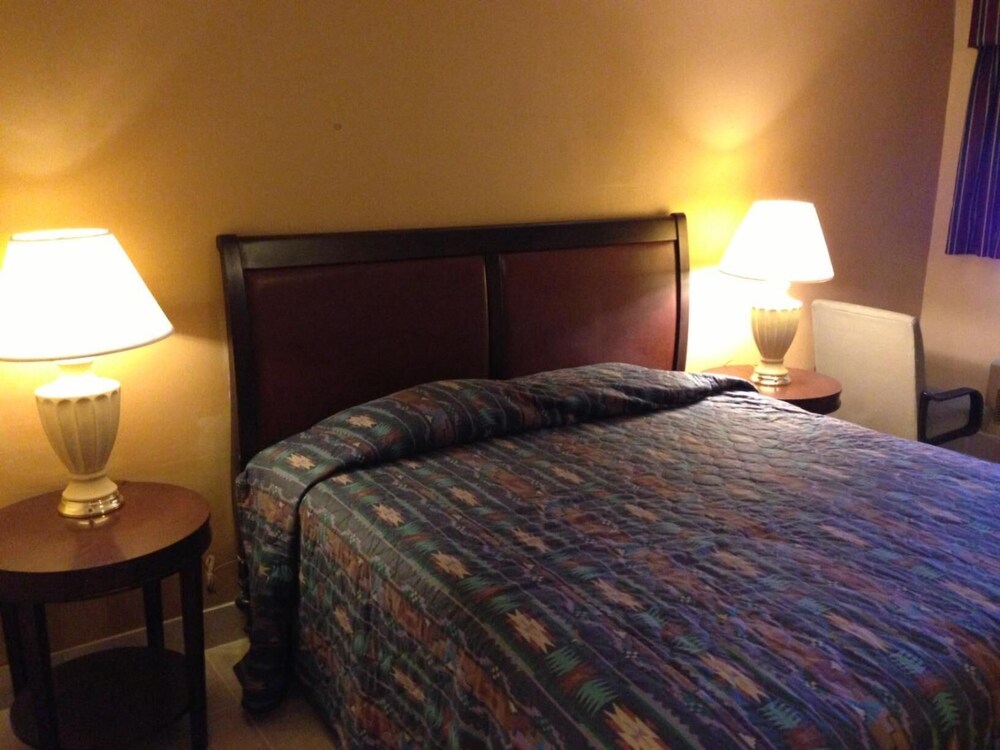 Cloud 9 Inn 11/29