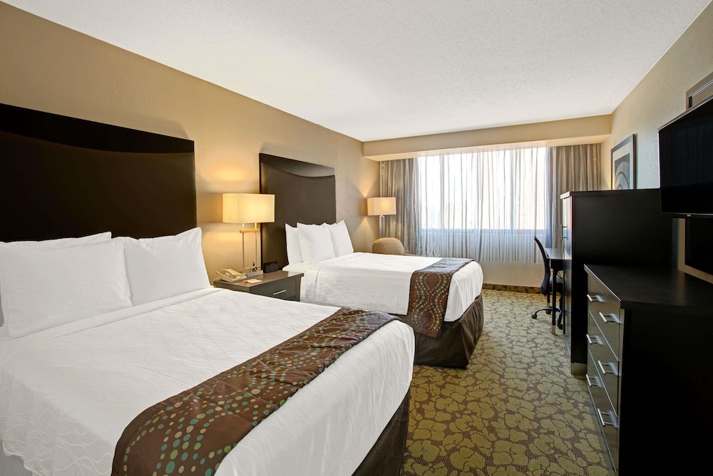 Ramada Plaza Charlotte Airport Hotel and Conference Center 8/30