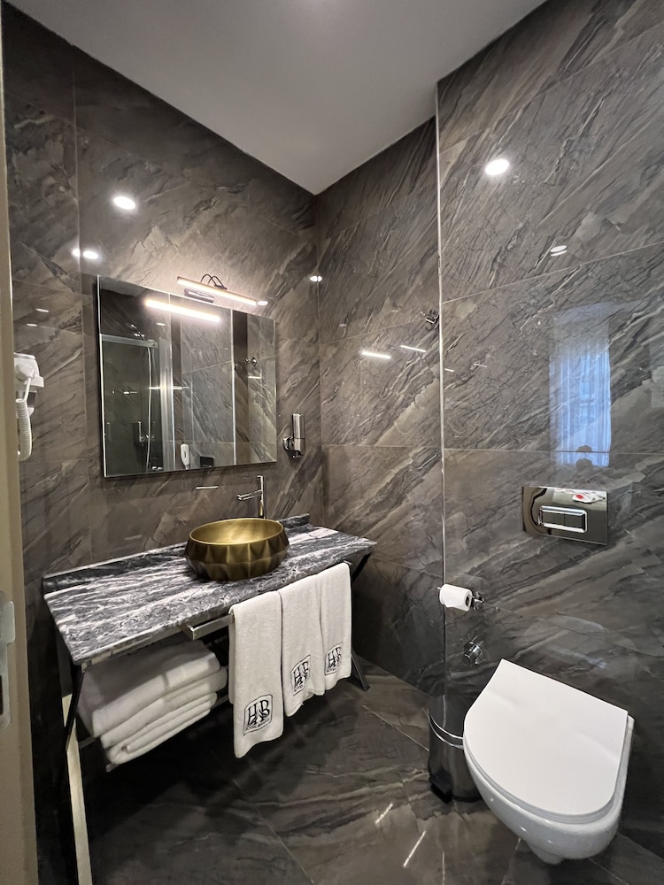 Brako Hotel 39/43