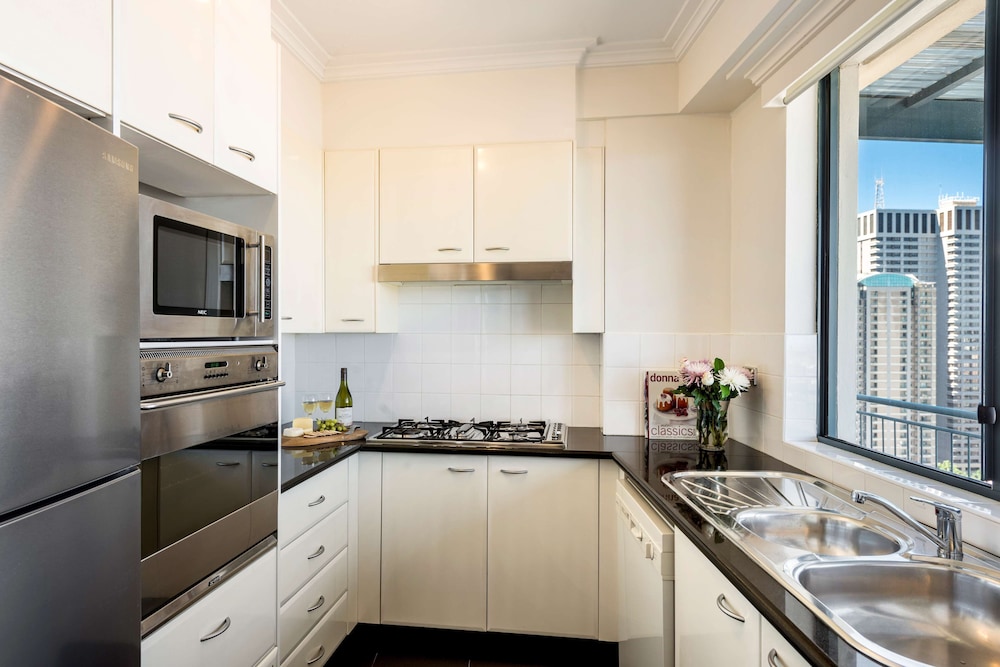 Oaks Sydney Castlereagh Suites 23/78