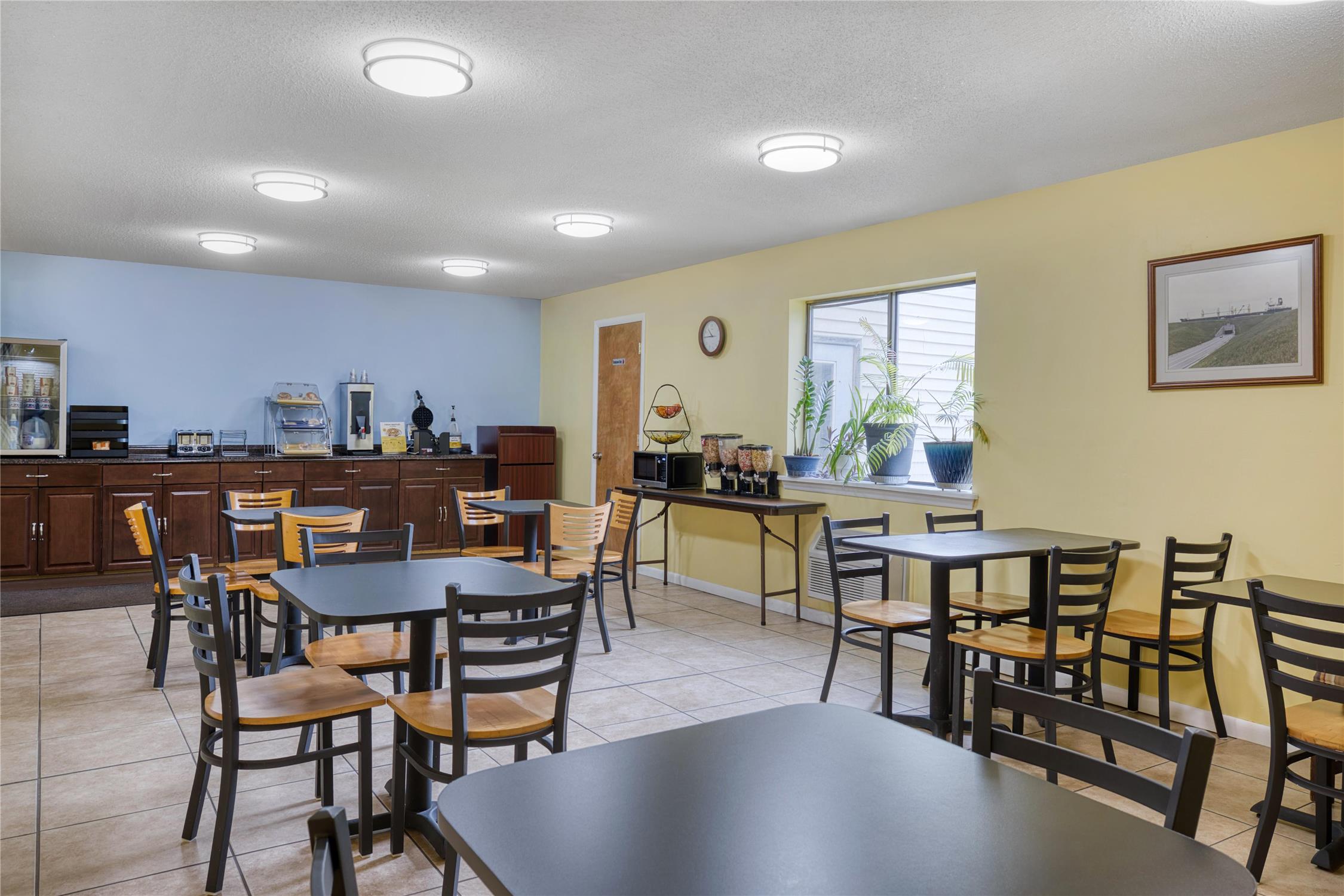 SureStay by Best Western Massena 17/28