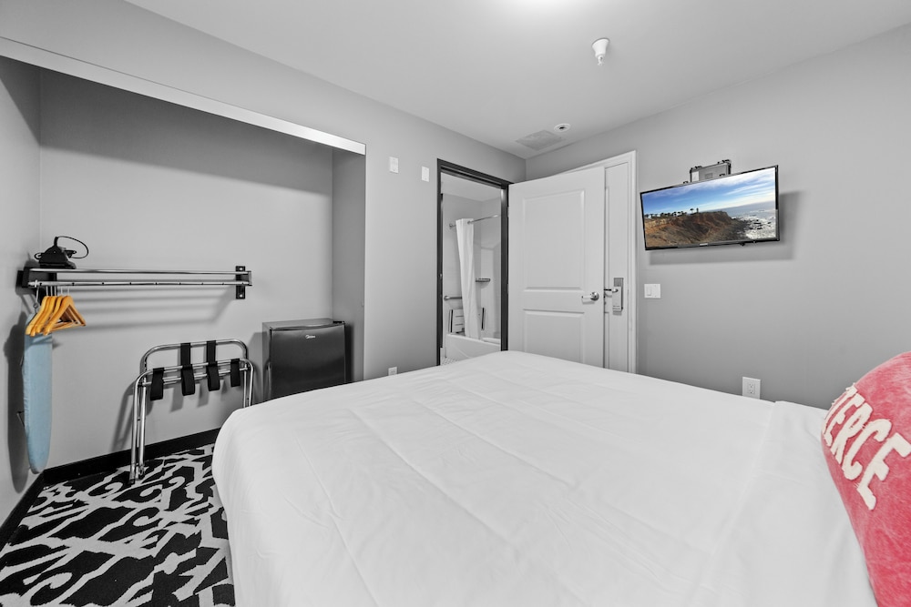 Hollywood Le Bon Hotel 20/50