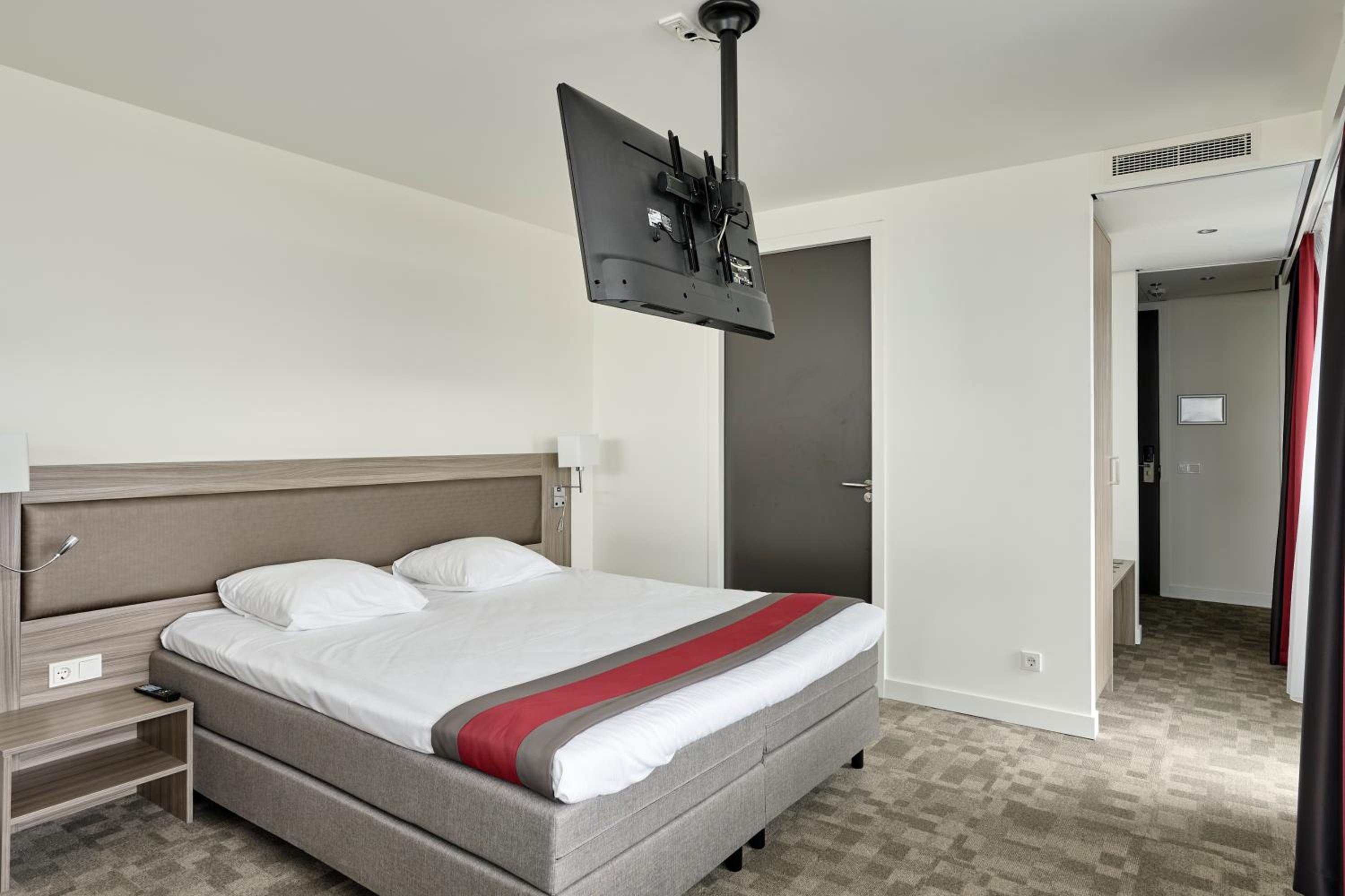 Deluxe, Double Bed