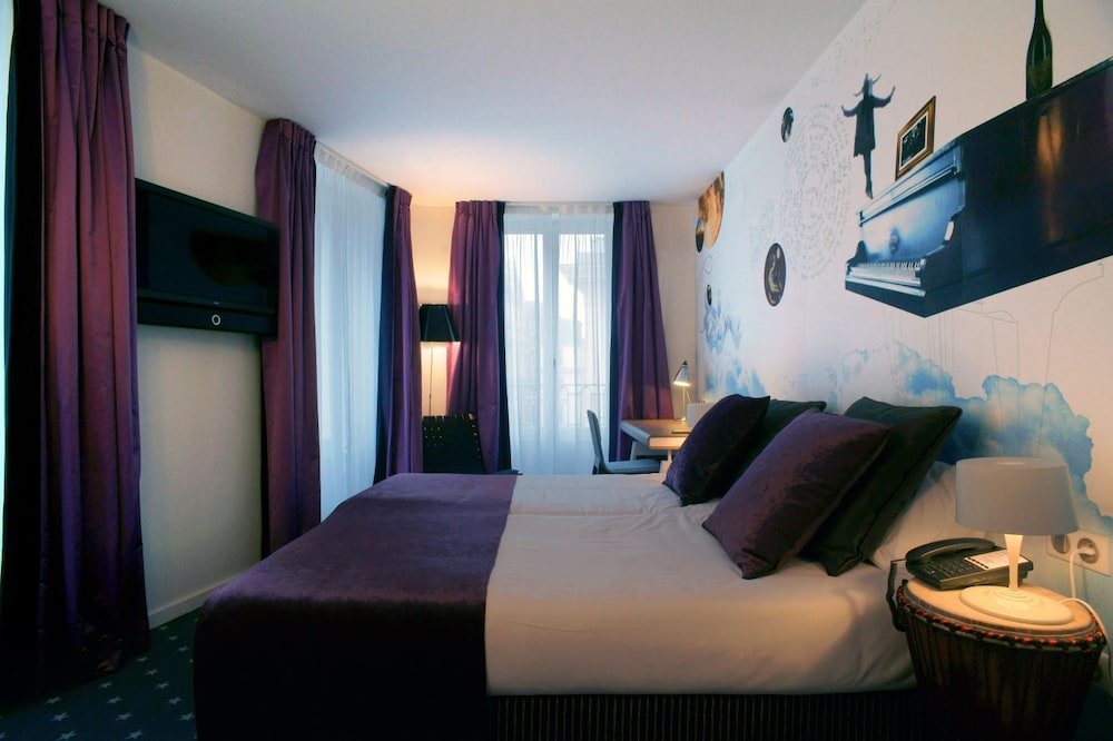 Hotel Du Triangle D Or 34/56