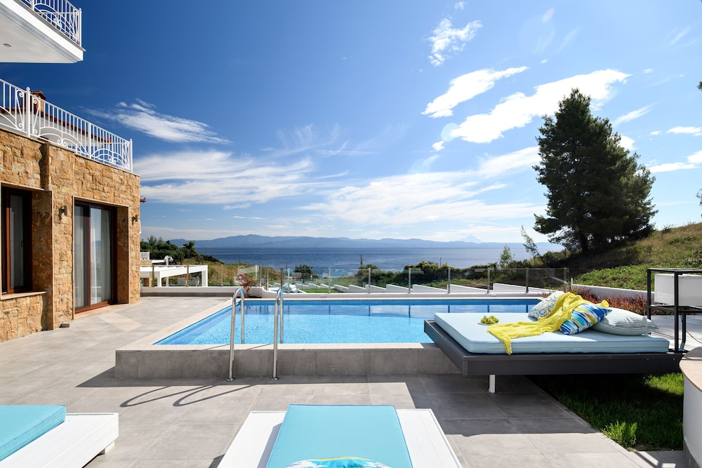 Villa D oro Luxury Villas & Suites in KASSANDRA