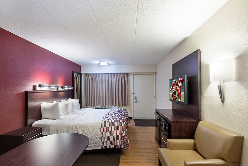 Red Roof Inn Madison 11/31