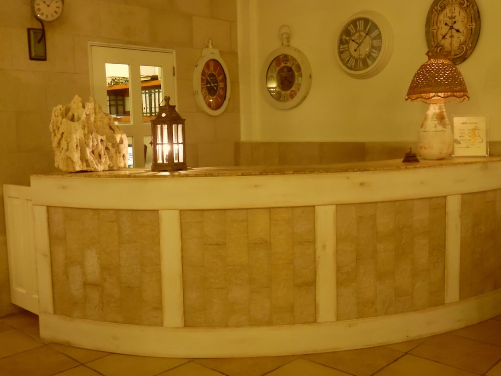 Coco Rio Hotel 9/50