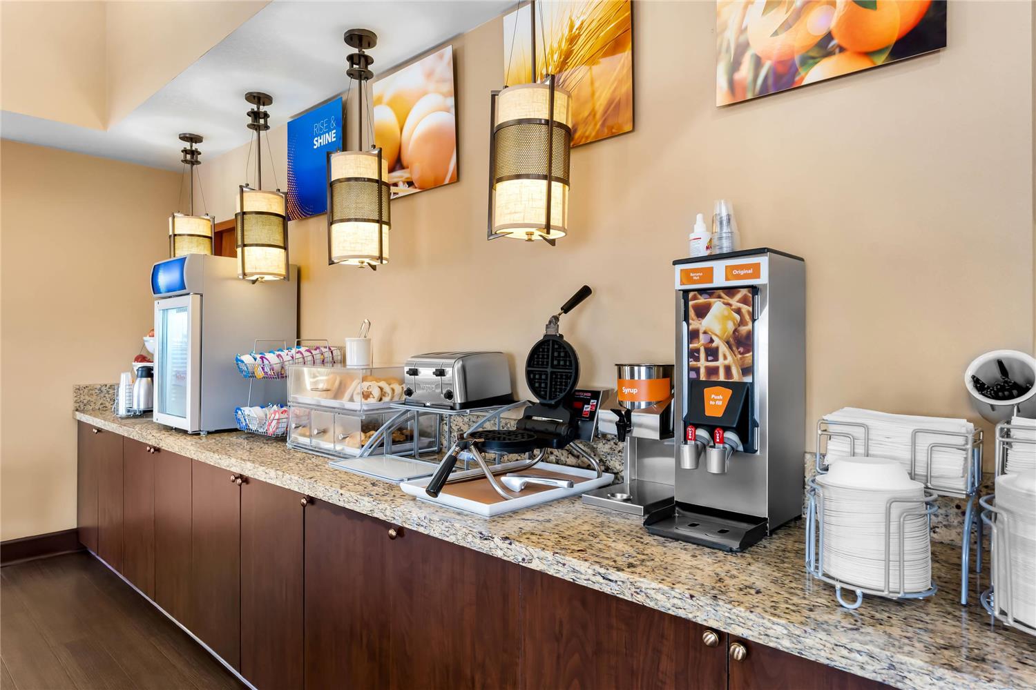 Comfort Suites Clovis - Fresno 11/23
