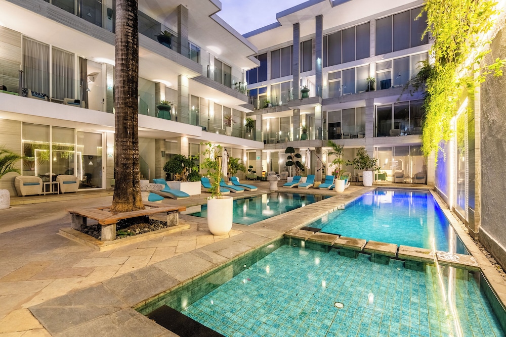 Aq Va Hotel And Villas 75/77