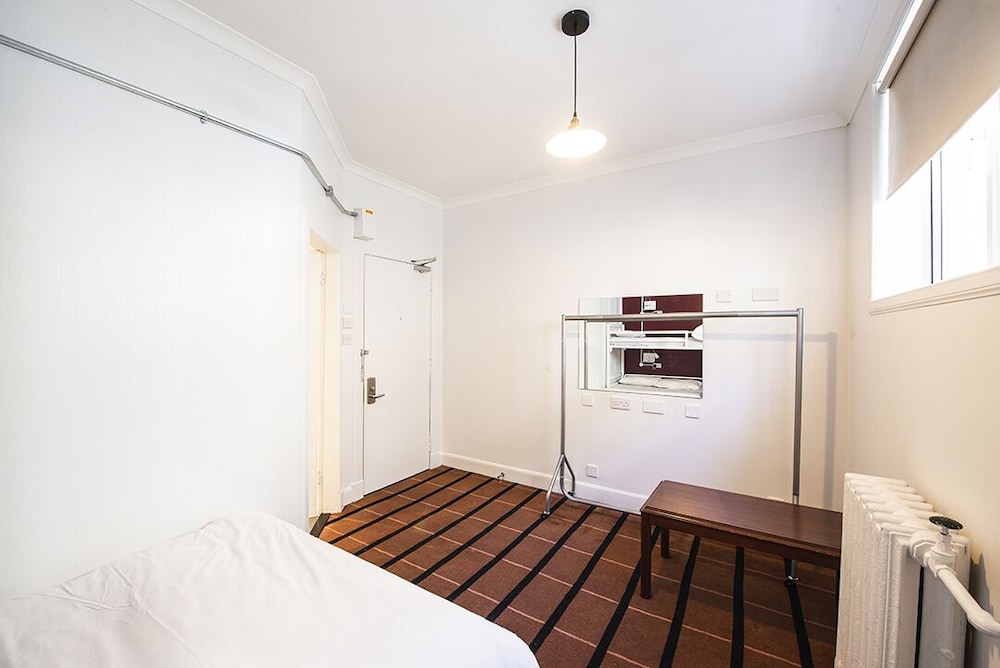 Safestay Glasgow Charing Cross 8/31