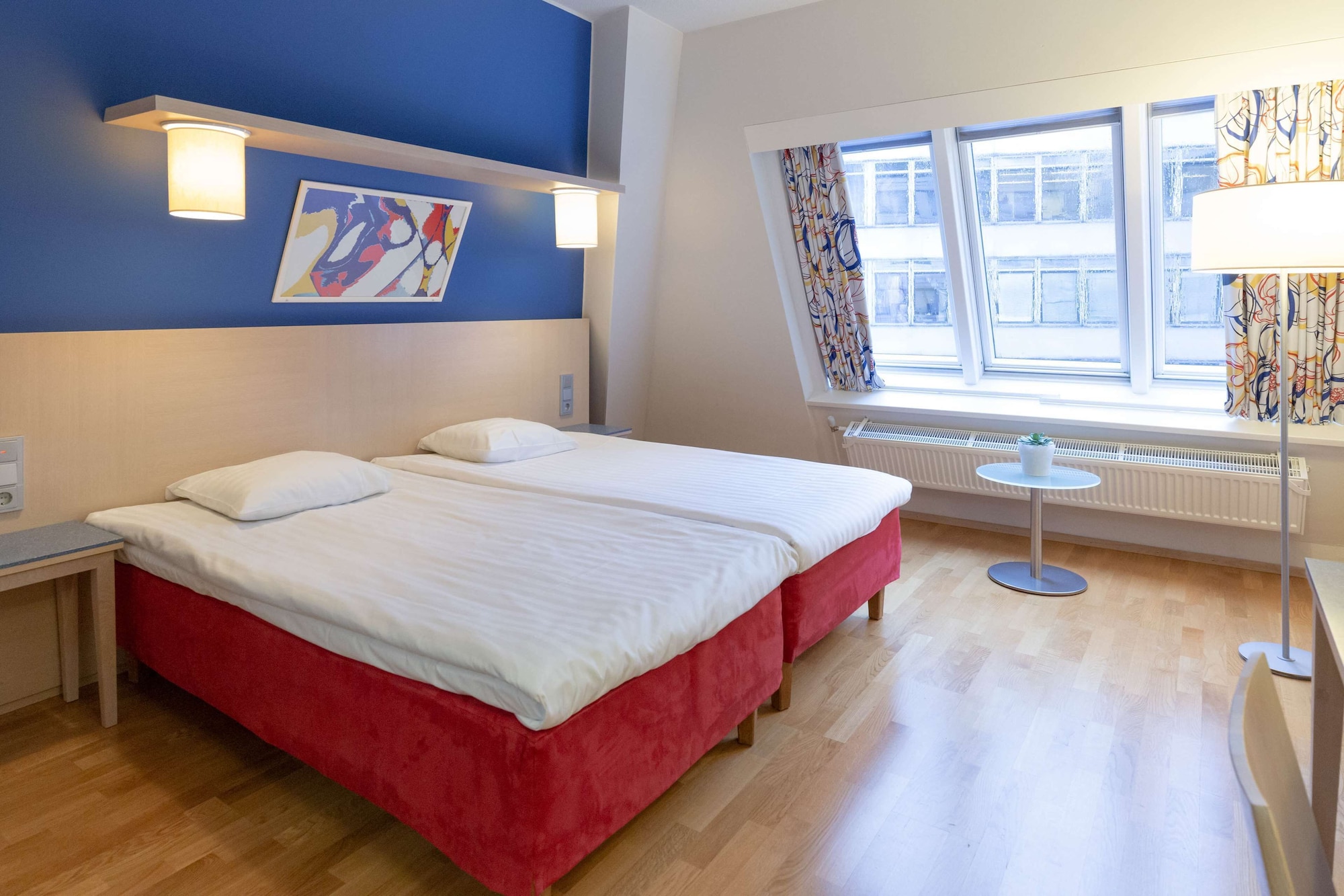 SUPERIOR, KING BED