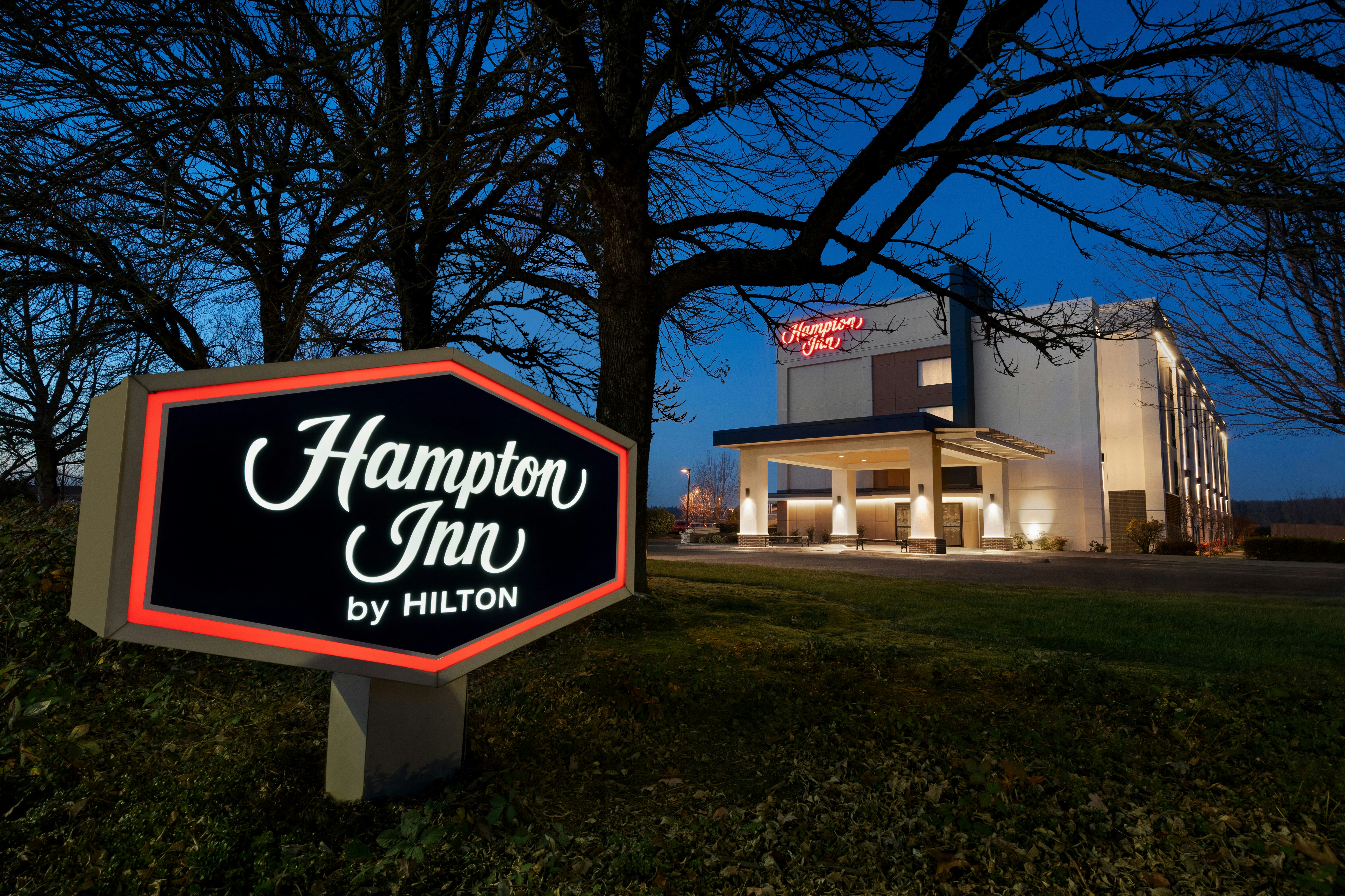 Hampton Inn Portland Airport 4/34