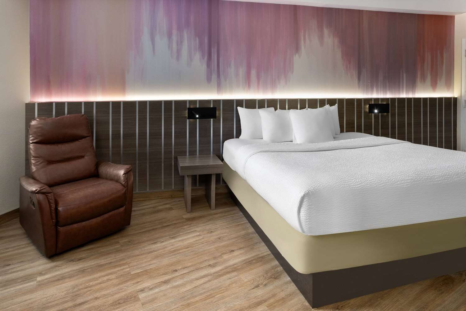 Ramada by Wyndham Bronx 24/55