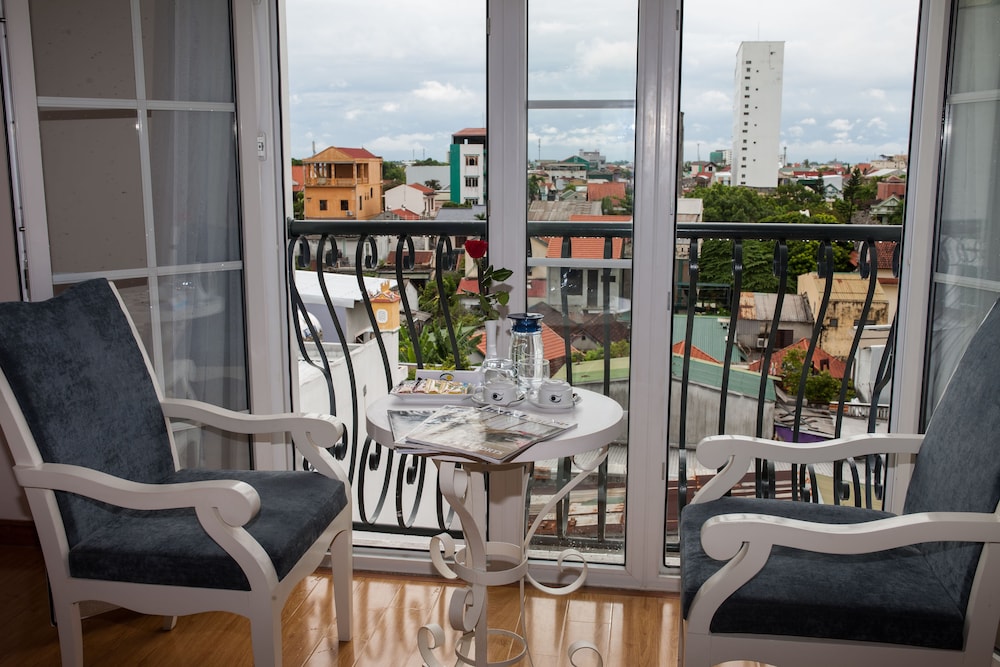 Hotel La Perle Hue 51/60