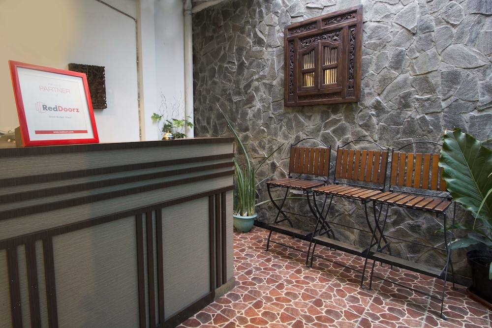 RedDoorz at Seturan Raya (ex NIDA Rooms Seturan Raya Tugu Jogja) 2/28