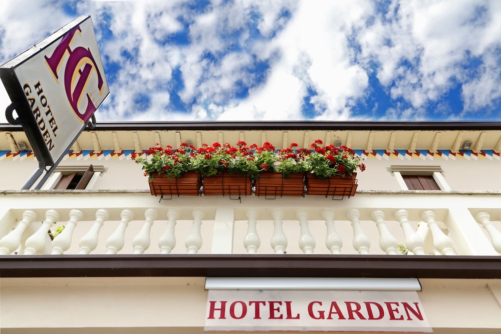 Hotel Garden 2/71