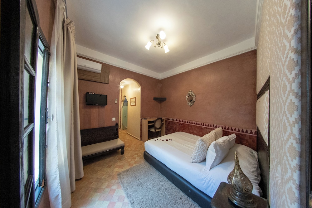 Riad Yacout 25/76