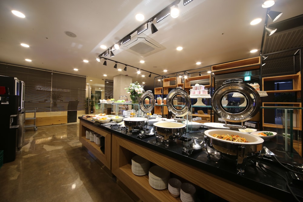 Noblestay Hotel 30/50