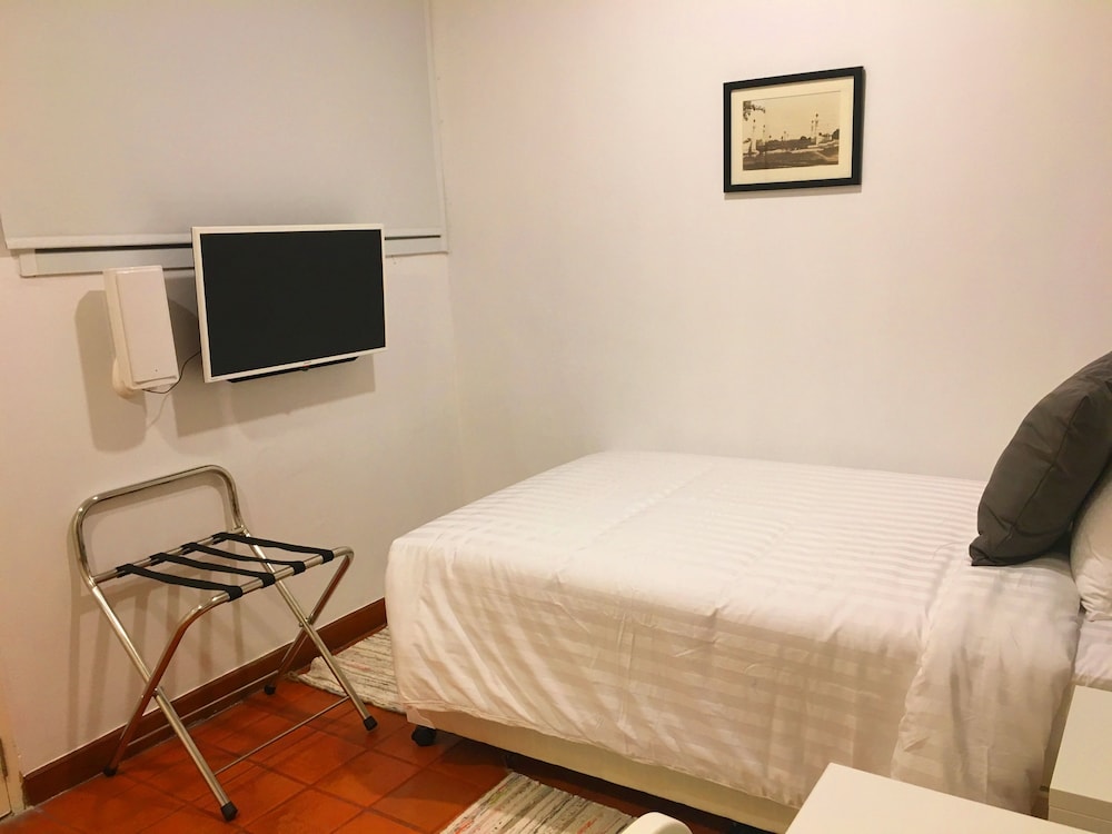 Ratchadamnoen Residence 19/75