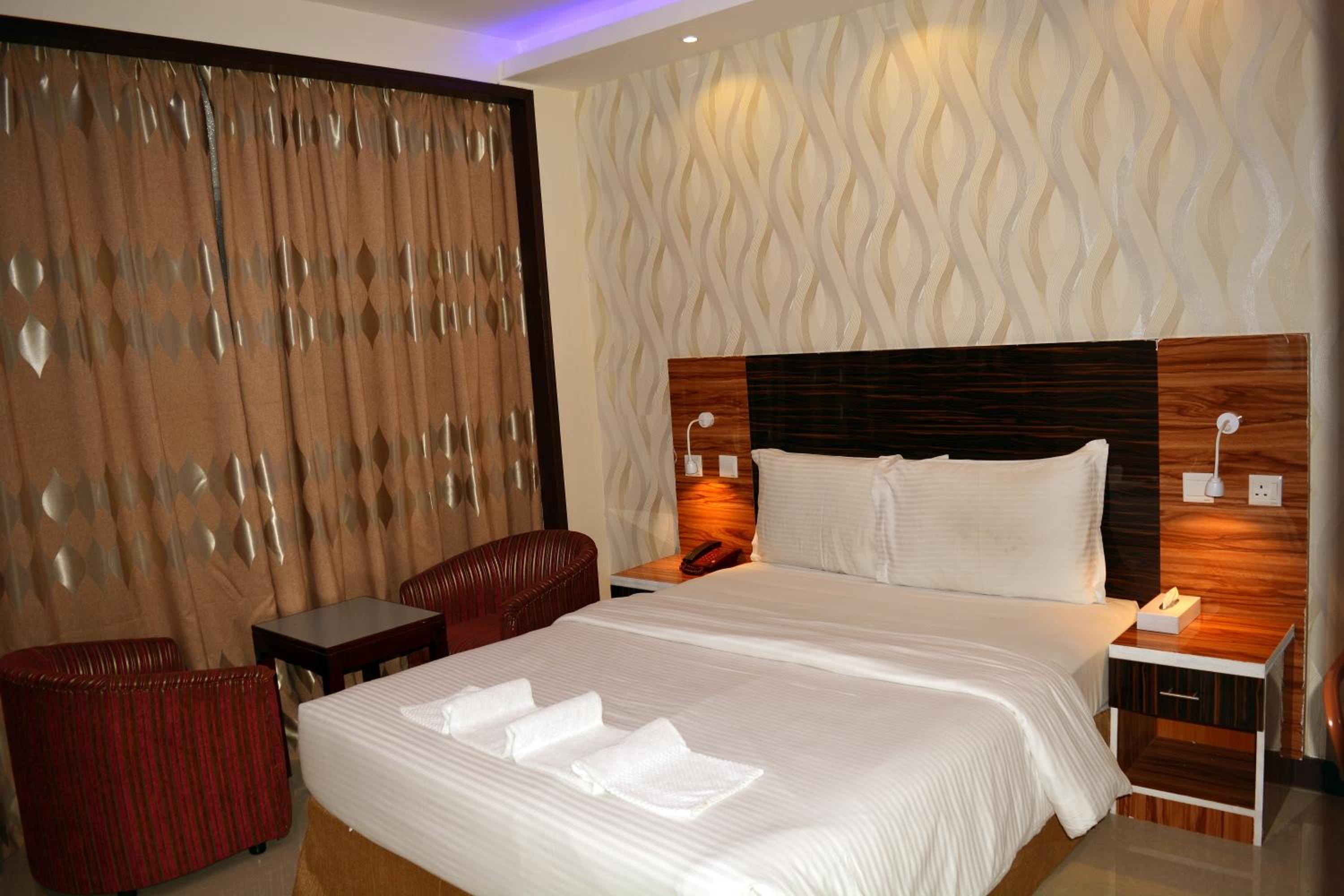 Zagy Hotel 20/84