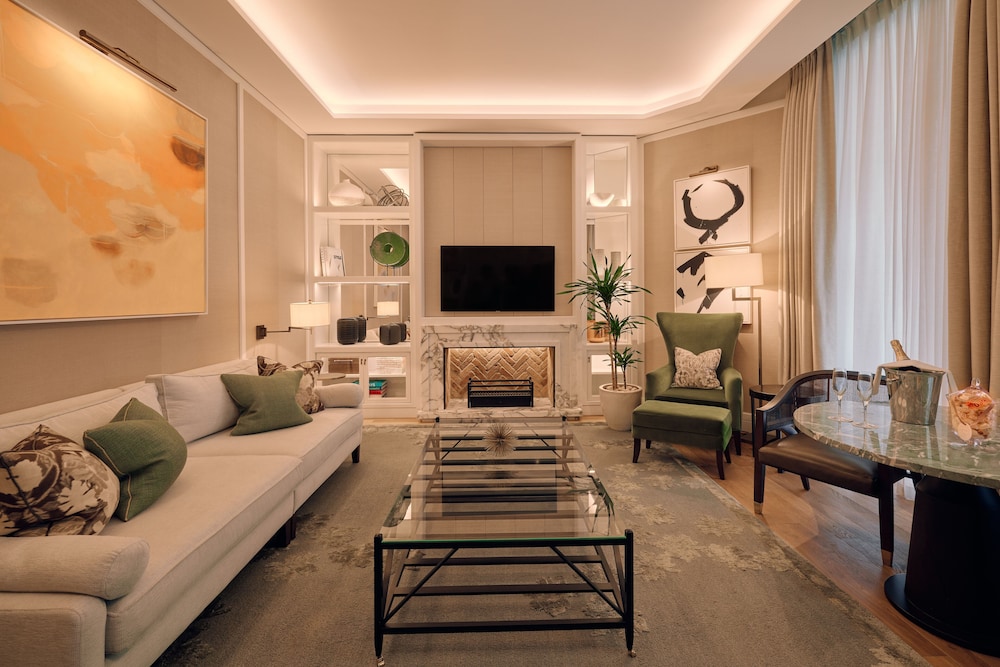 Corinthia Hotel London 55/81