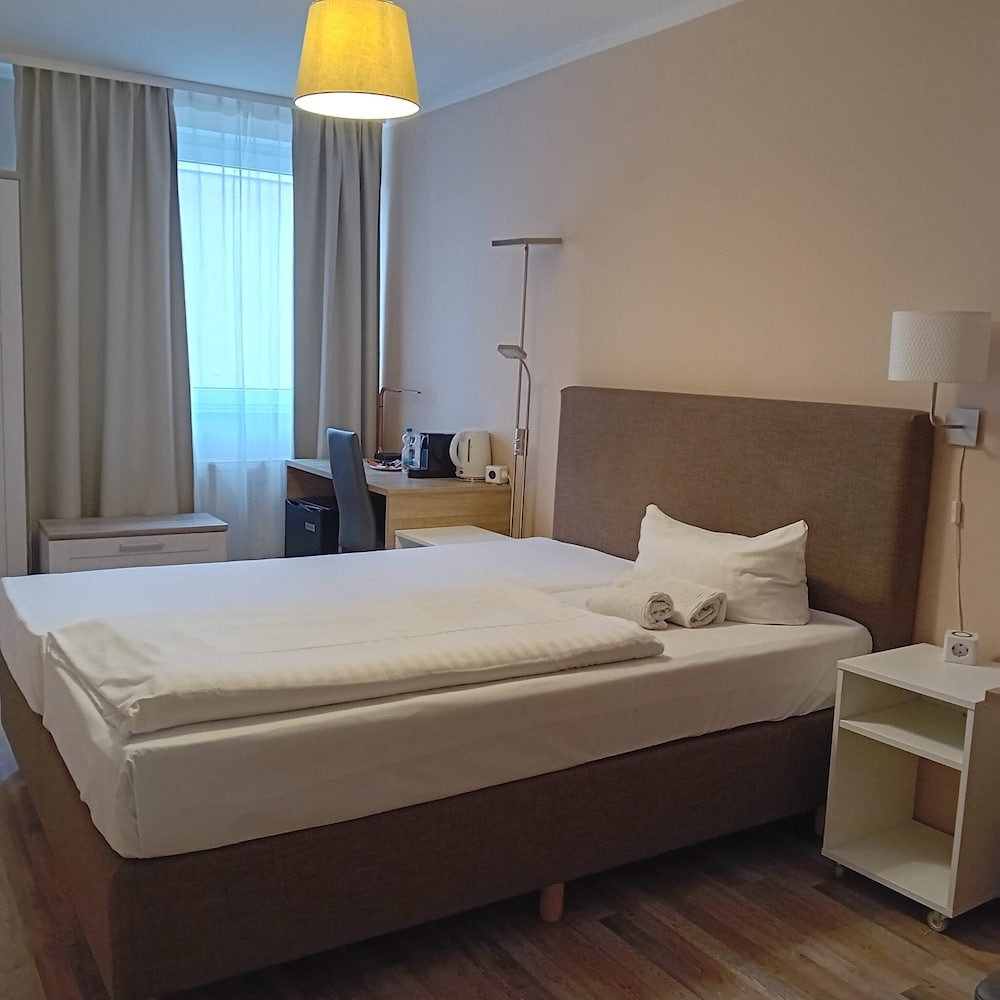 COMFORT, SINGLE, CITY VIEW