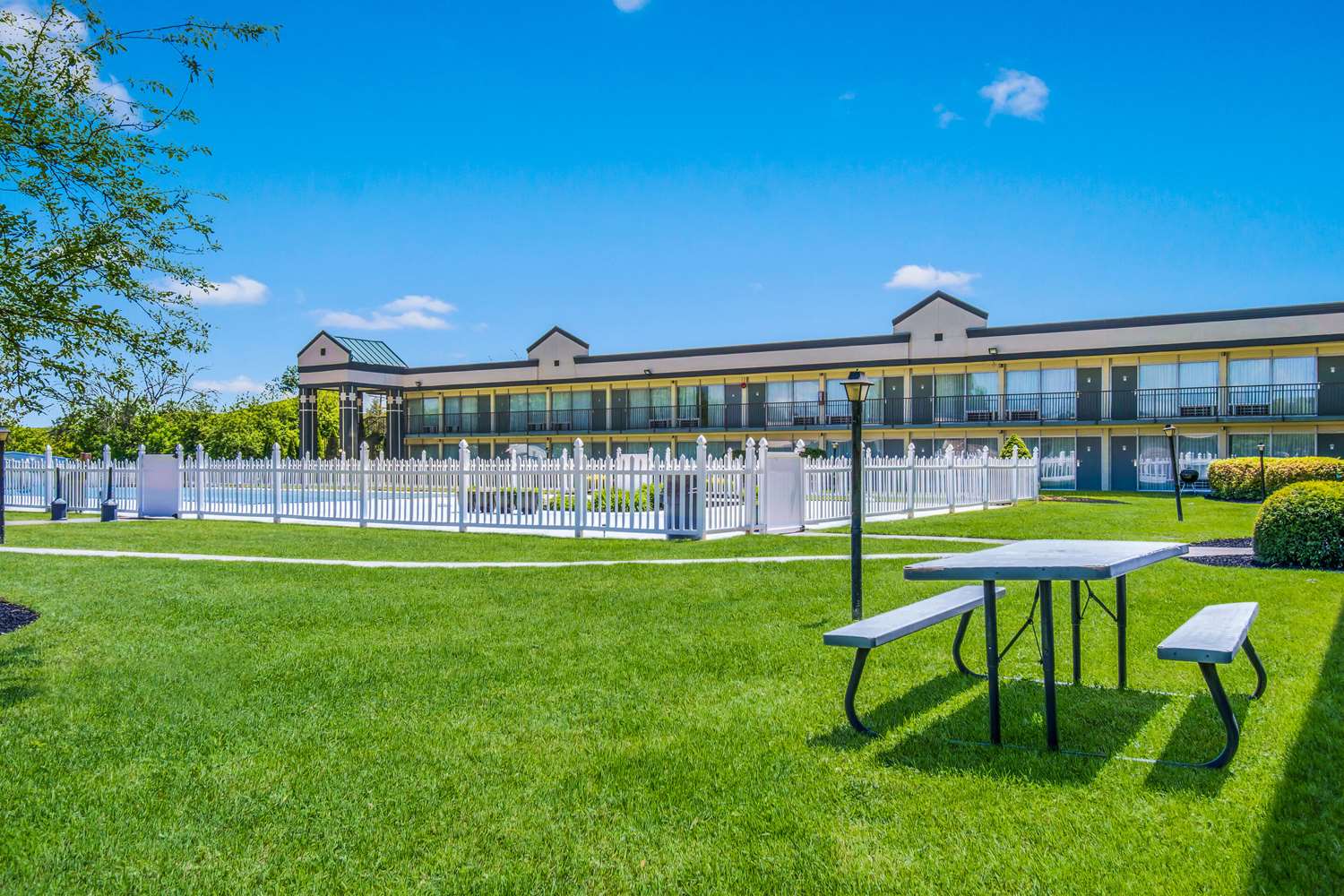 Quality Inn and Suites York PA 26/27