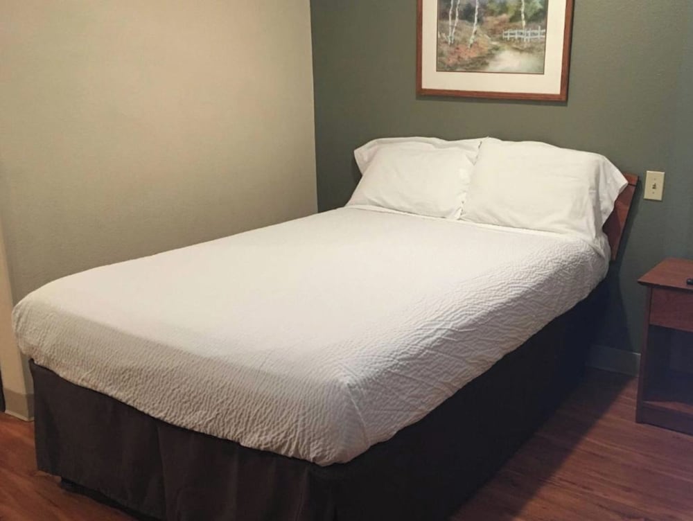 Studio 6 Extended Stay Birmingham Pelham AL 26/44