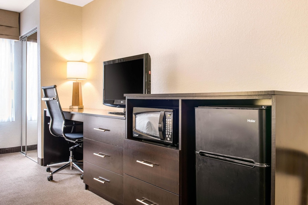 Sleep Inn & Suites Columbus South 40/52