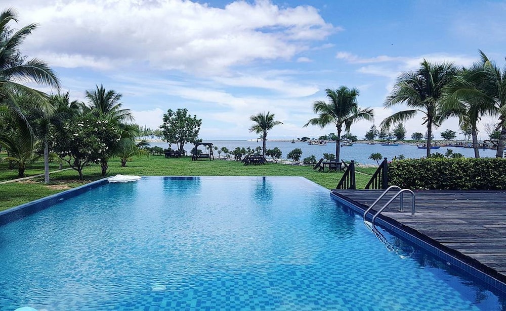 Lawana Escape Beach Resort 46/50