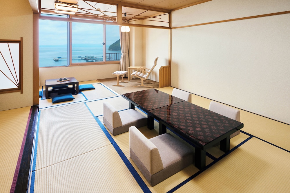 JAPANESE, SEA VIEW