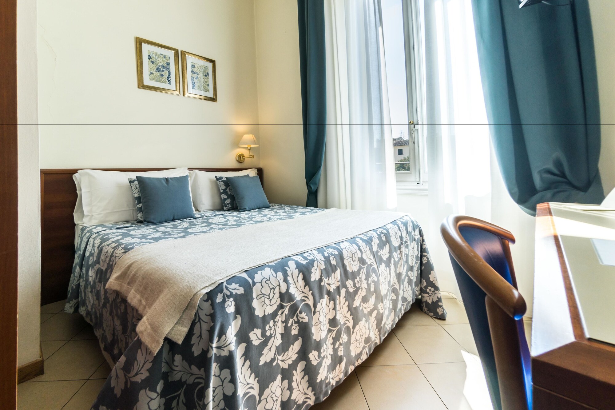 ECONOMY, DOUBLE BED