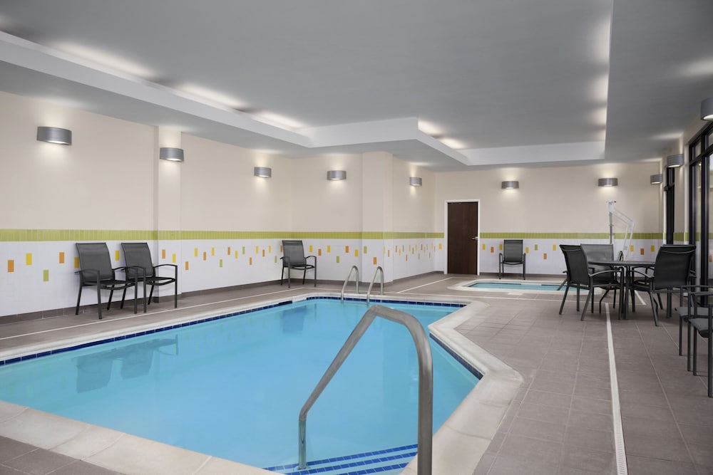 Fairfield Inn & Suites Sioux Falls Airport 24/49