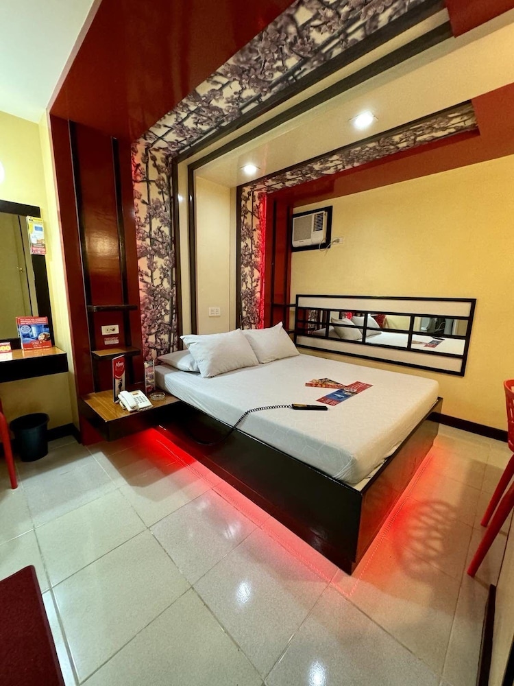 Hotel Sogo Roxas Blvd 14/32