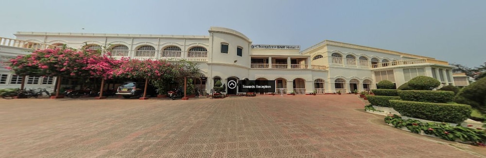 Chanakya Bnr Hotel 5/50