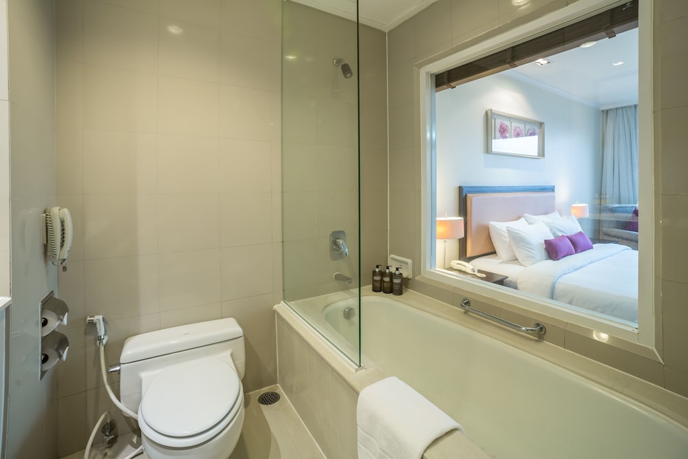 Bandara Silom Suites, Bangkok 73/78
