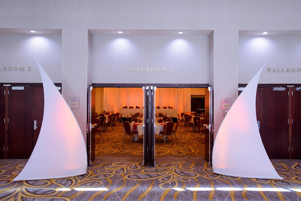 Rochester Marriott Mayo Clinic Area 12/27